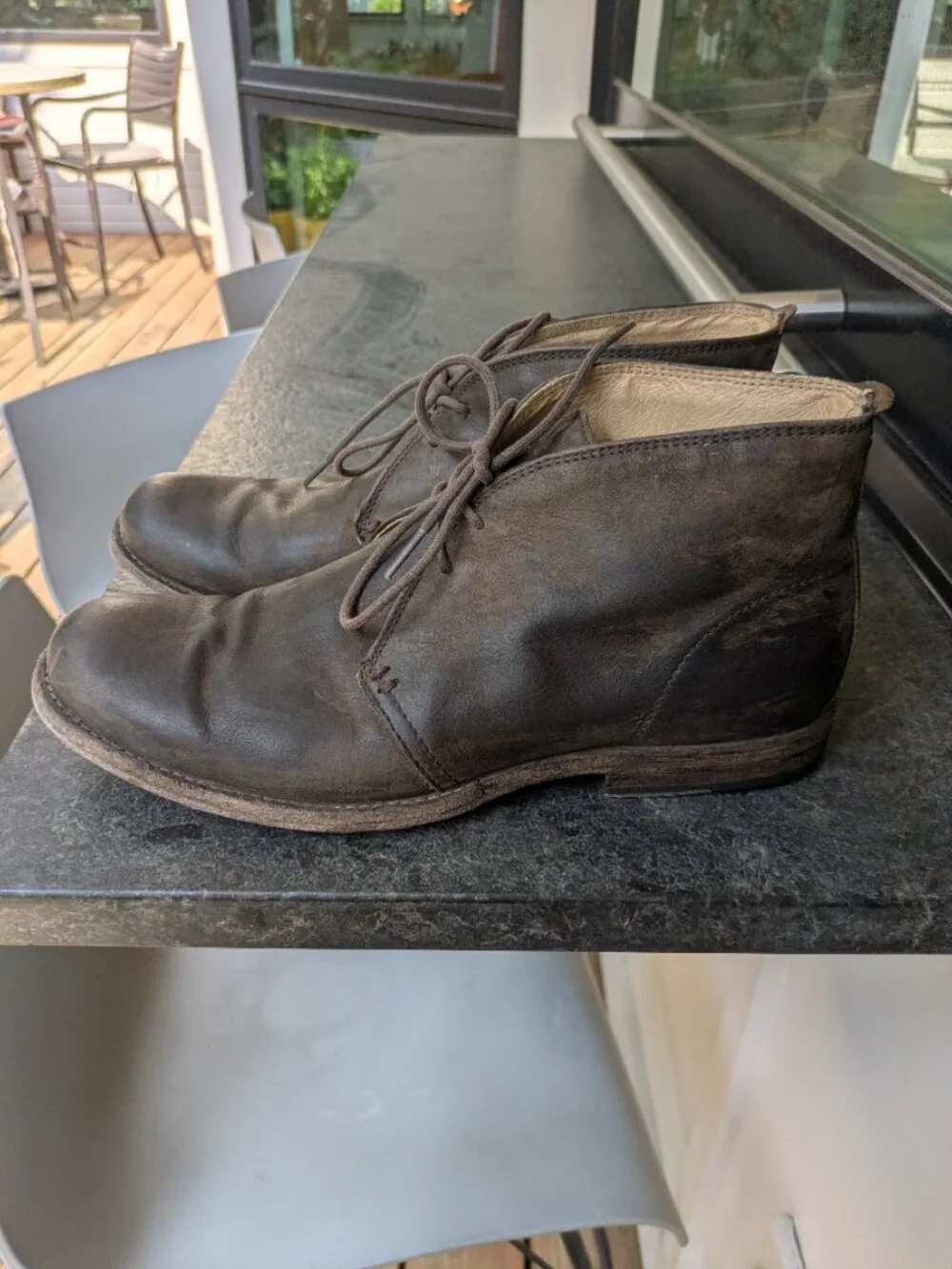 Frye Size 9 Men's Brown Leather Chukka Boots.